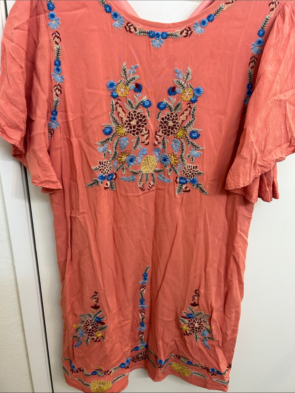 entro Coral Embroidered Flutter-Sleeve Tunic Dress